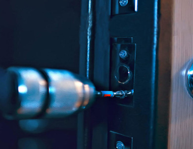 新荣24小时上门开锁公司